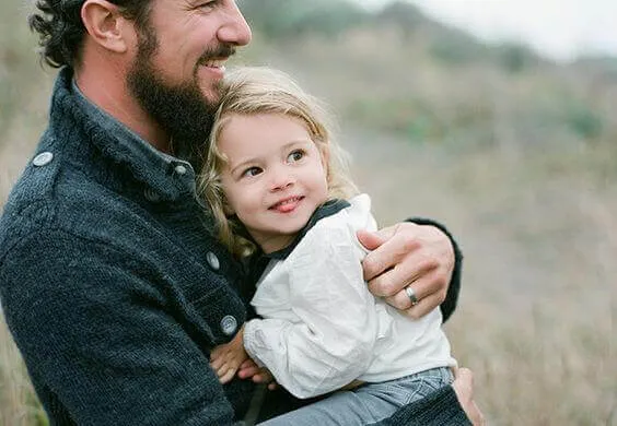 Un padre può avere tanti ruoli ma non smetterà mai di essere padre