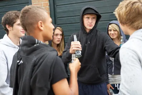7 wskazówek dla rodziców zbuntowanych nastolatków