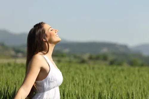 Vivendo o presente respirando entre os dedos
