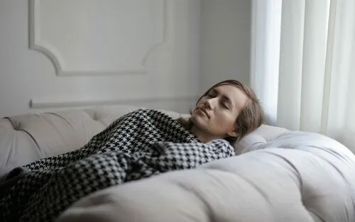 Sempre querendo dormir: o que acontece?