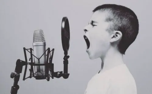 Il tono della voce: cosa ci comunica?