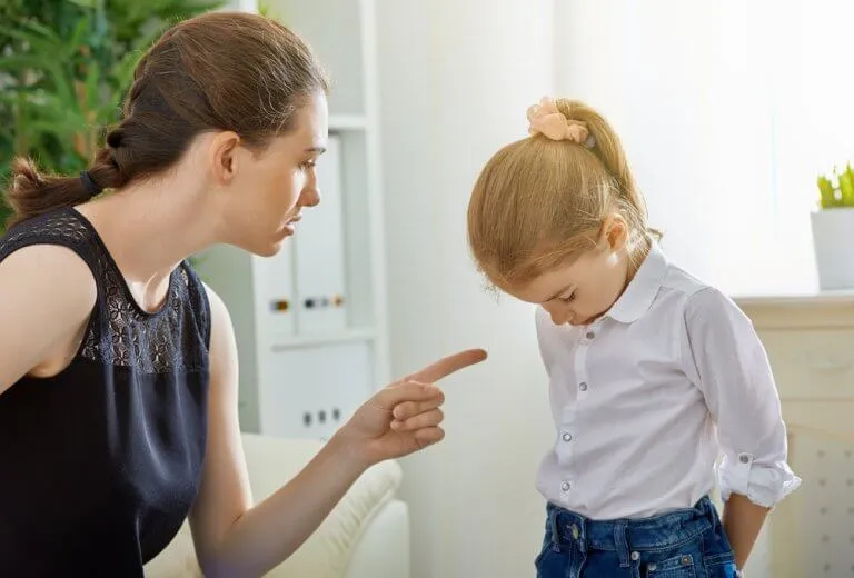 Narcistické matky, které vytvářejí sobecké a křehké pouto