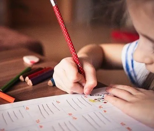 Dailės terapija vaikams: 5 pratimai