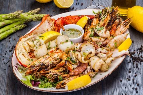 Mangiare frutti di mare e crostacei fa bene al cervello
