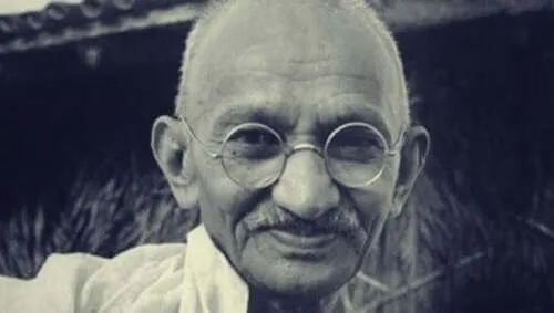 Mahatma Gandhi: az erőszakmentesség vezetője
