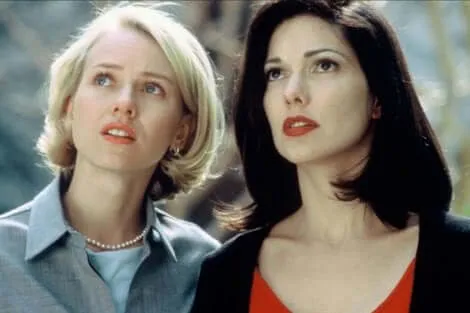 Mulholland Drive: gaismas un ēnu labirints