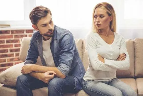 Двойка спори' title='Възможно ли е да мразиш любимия човек?