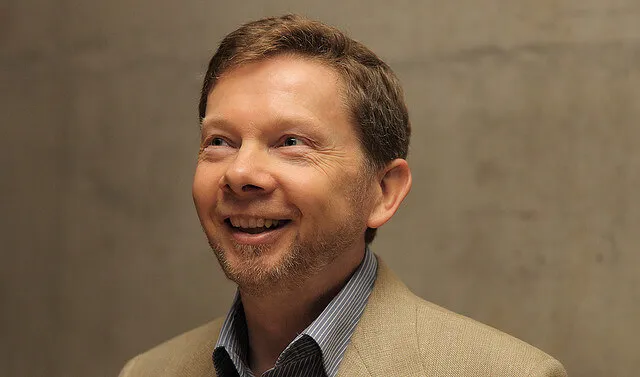 4 inspiráló idézet Eckhart Tolle-tól, amelyek arra ösztönöznek, hogy a jelenben élj